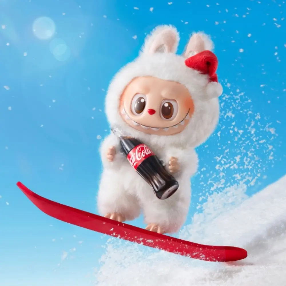 Labubu_The_Monsters_Coca_Cola_Monlabubu.ch_bouteille_snow_neige.webp